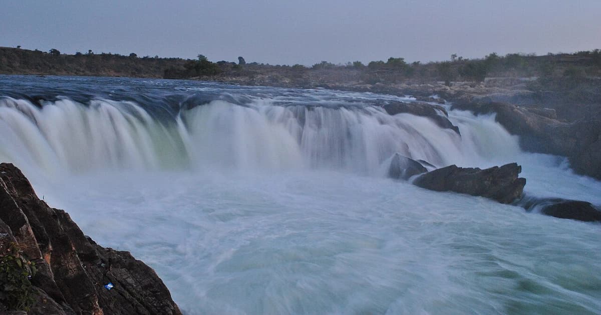 Dhuandhar Falls 2026 — Why Everyone’s Talking About It Now (Exact Costs, Crowd Warnings & Best Time)