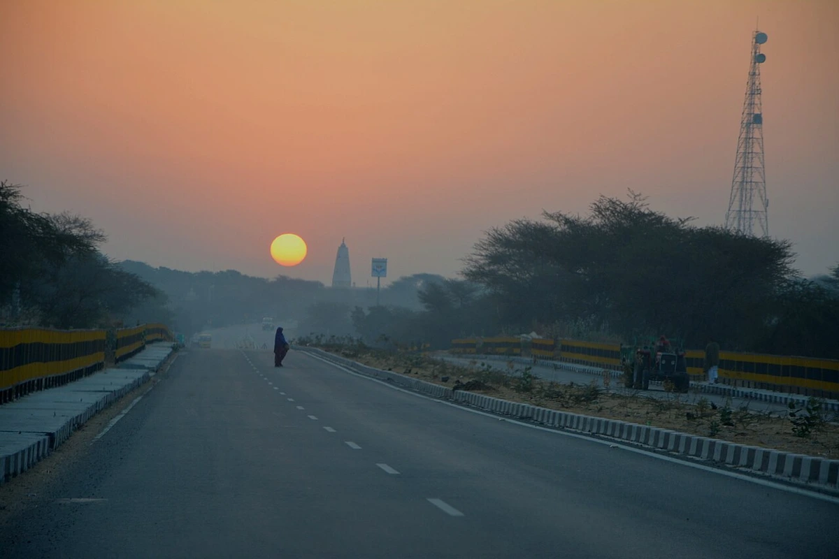 Early morning Mumbai highway road trip to Sahyadri waterfalls
